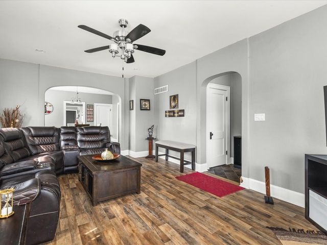 422 N Rockford Avenue, Rockford, IL 61107