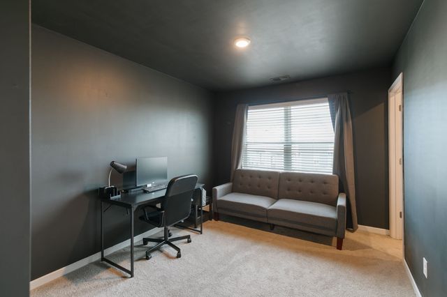 8110 Logan Dr, La Vergne, TN 37086