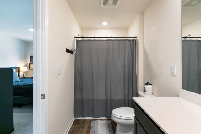 8110 Logan Dr, La Vergne, TN 37086