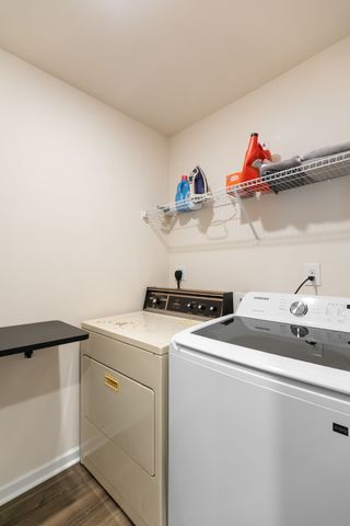 8110 Logan Dr, La Vergne, TN 37086