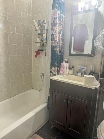 7004 Roosevelt Avenue, Jackson Heights, NY 11372