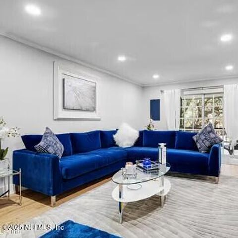 4315 PLAZA GATE Lane S 202, Jacksonville, FL 32217