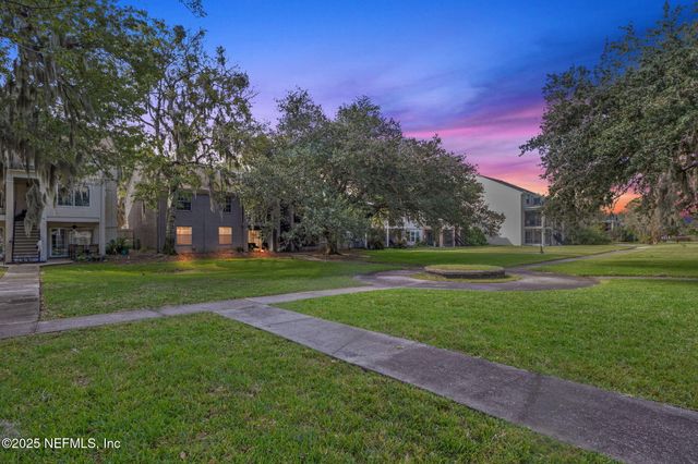 4315 PLAZA GATE Lane S 202, Jacksonville, FL 32217