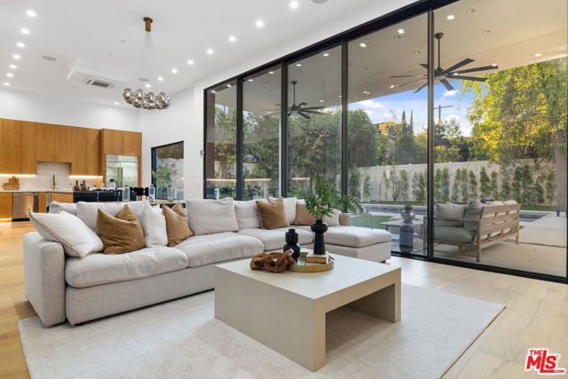 4535 Haskell Avenue, Encino (los Angeles), CA 91436