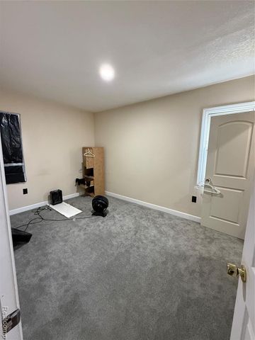 6735 Clifton Street, Detroit, MI 48210