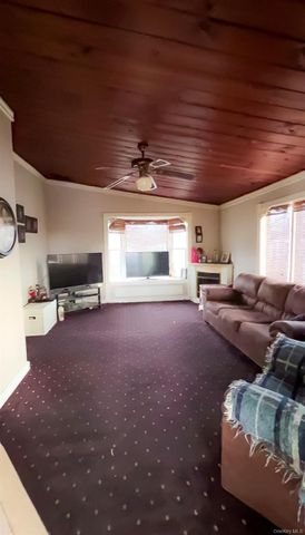 10 Fountain Avenue, Selden, NY 11784