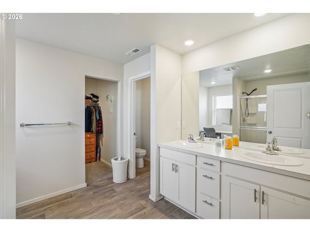 478 GREENCREST St Ne, Salem, OR 97301