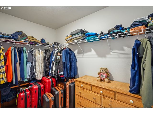 478 GREENCREST St Ne, Salem, OR 97301