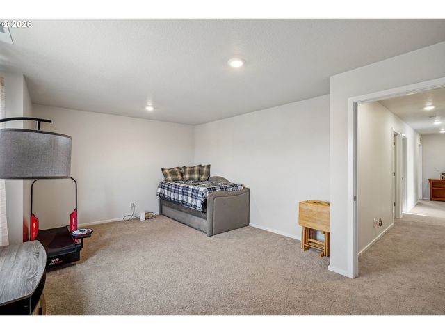 478 GREENCREST St Ne, Salem, OR 97301