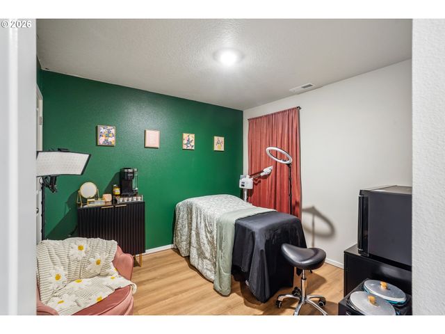 478 GREENCREST St Ne, Salem, OR 97301