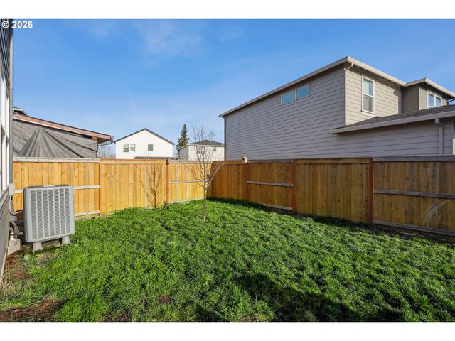 478 GREENCREST St Ne, Salem, OR 97301