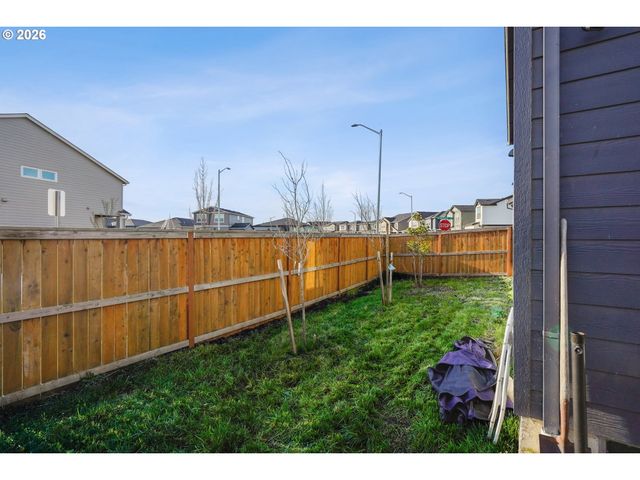 478 GREENCREST St Ne, Salem, OR 97301