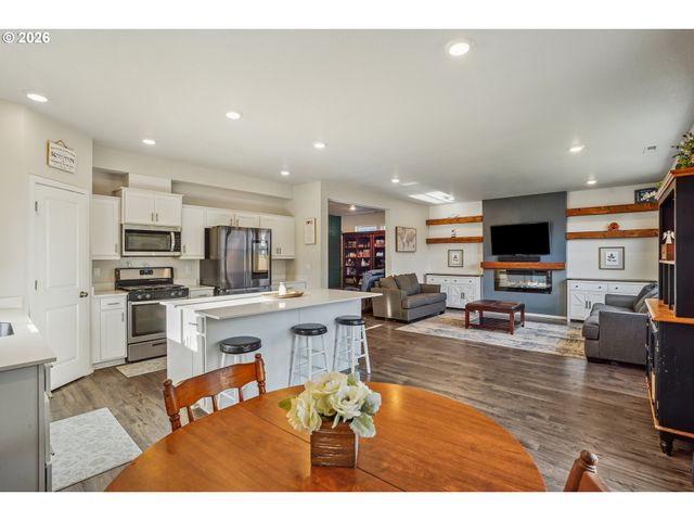 478 GREENCREST St Ne, Salem, OR 97301