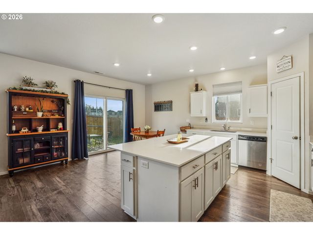 478 GREENCREST St Ne, Salem, OR 97301