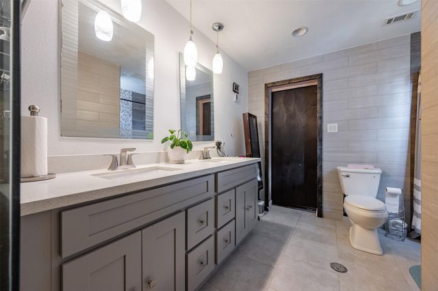 2111 Gray Falls Drive, Houston, TX 77077