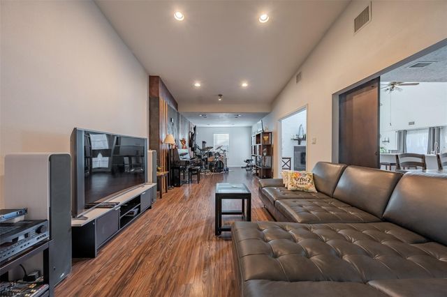 2111 Gray Falls Drive, Houston, TX 77077