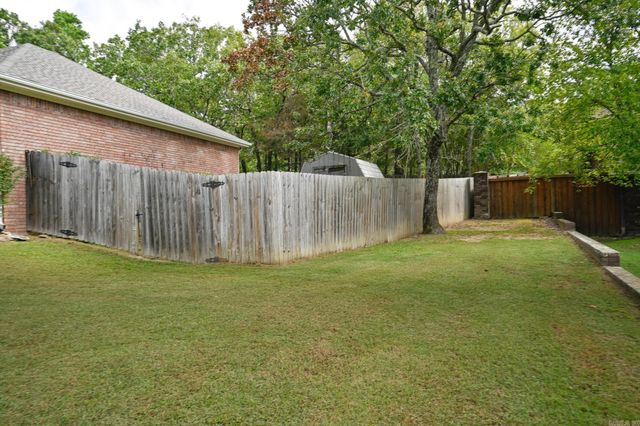 1101 Redbud Drive, Mena, AR 71953