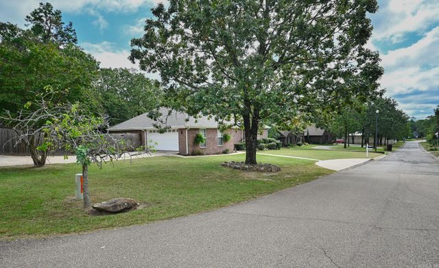 1101 Redbud Drive, Mena, AR 71953