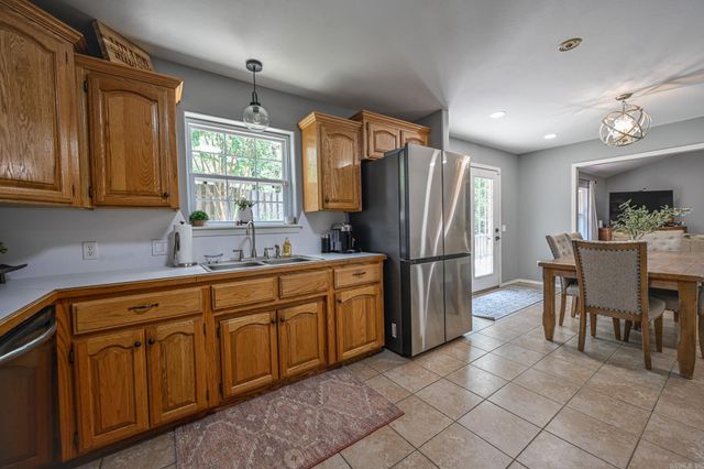 1101 Redbud Drive, Mena, AR 71953