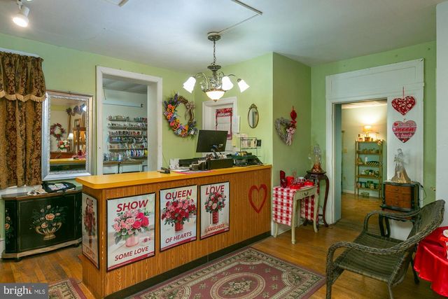 118 W MARTIN, Martinsburg, WV 25405