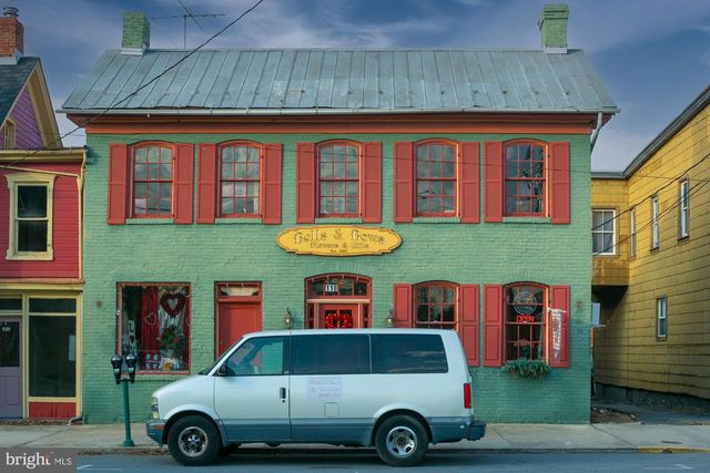 118 W MARTIN, Martinsburg, WV 25405