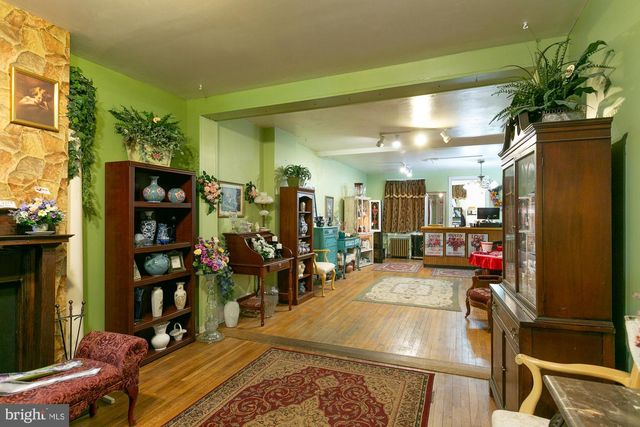 118 W MARTIN, Martinsburg, WV 25405