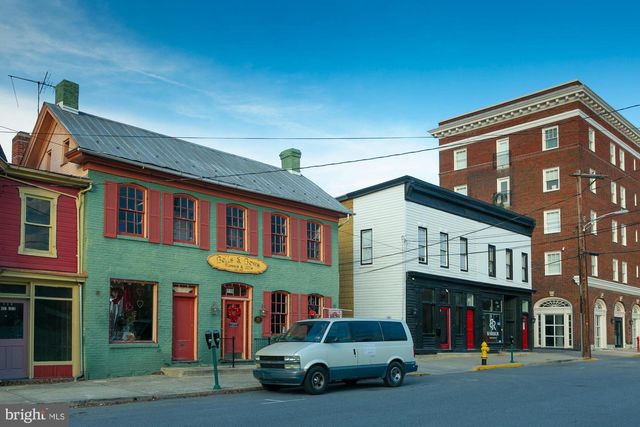 118 W MARTIN, Martinsburg, WV 25405