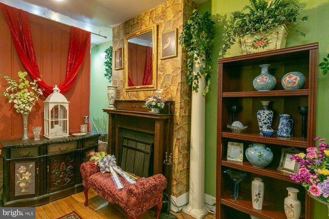 118 W MARTIN, Martinsburg, WV 25405