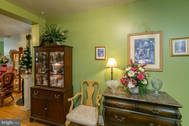 118 W MARTIN, Martinsburg, WV 25405