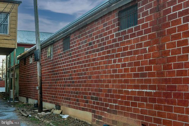 118 W MARTIN, Martinsburg, WV 25405