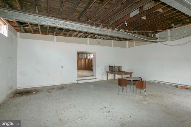 118 W MARTIN, Martinsburg, WV 25405