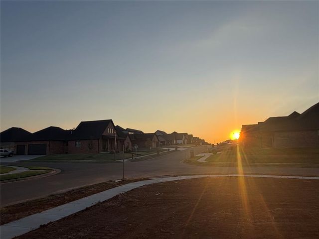 11517 NW 103rd Street, Yukon, OK 73099
