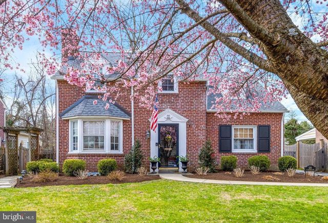 526 W BEECHTREE LN, Wayne, PA 19087