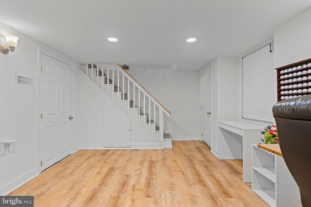 526 W BEECHTREE LN, Wayne, PA 19087