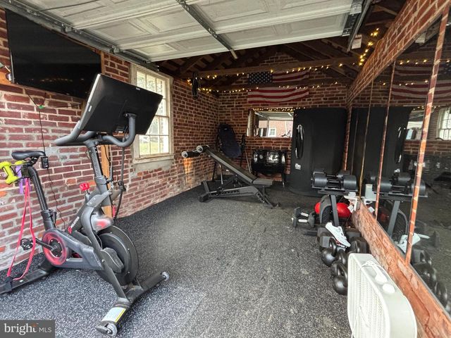 526 W BEECHTREE LN, Wayne, PA 19087