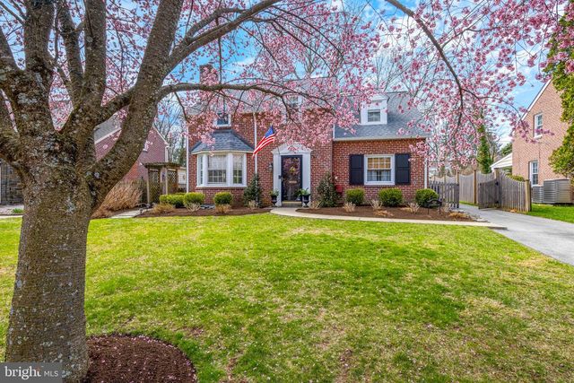 526 W BEECHTREE LN, Wayne, PA 19087