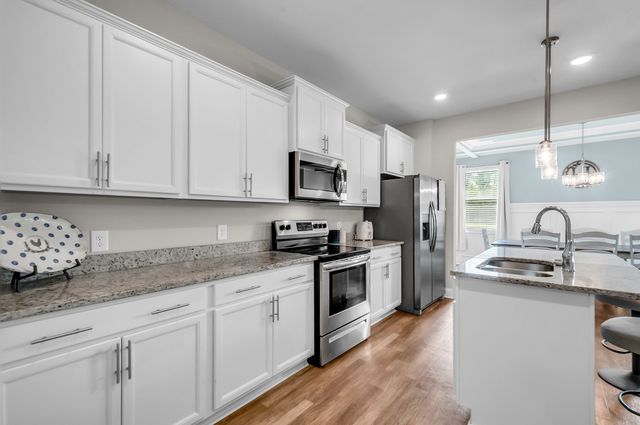 1055 E Piney Rd, Dickson, TN 37055