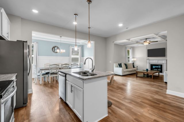 1055 E Piney Rd, Dickson, TN 37055