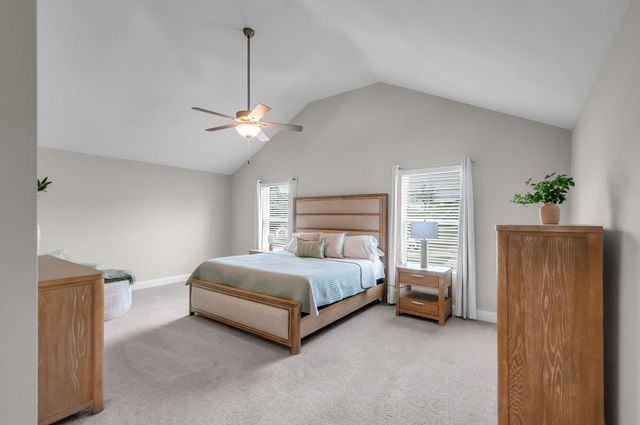 1055 E Piney Rd, Dickson, TN 37055