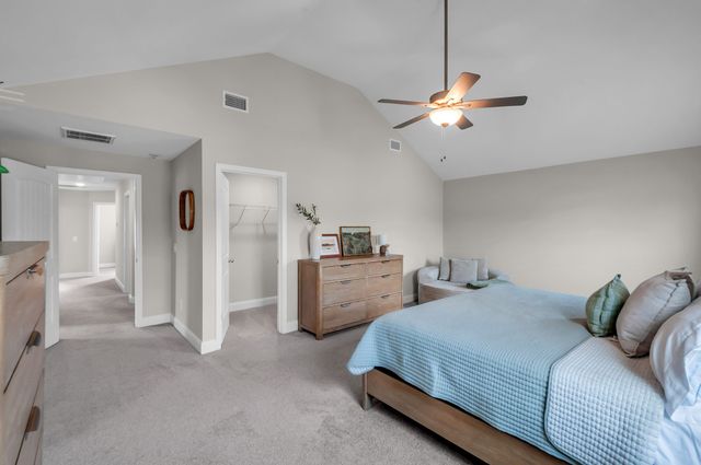 1055 E Piney Rd, Dickson, TN 37055