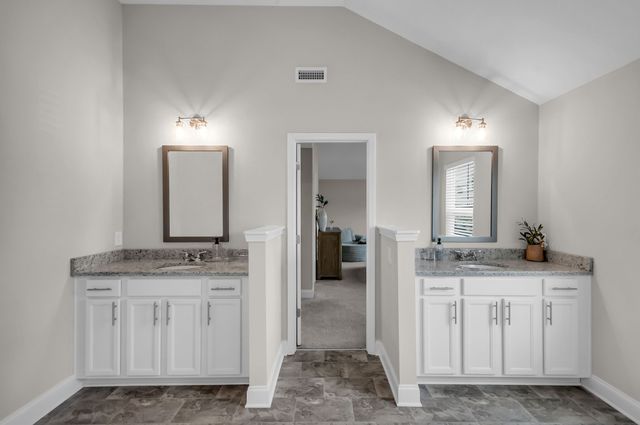 1055 E Piney Rd, Dickson, TN 37055