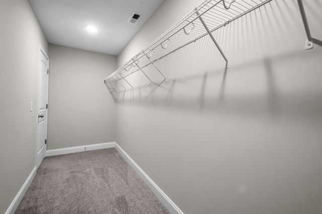 1055 E Piney Rd, Dickson, TN 37055