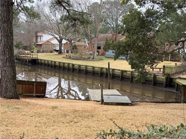 824 Heritage PT, Chesapeake, VA 23322