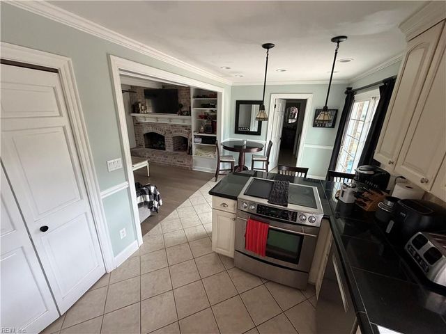 824 Heritage PT, Chesapeake, VA 23322