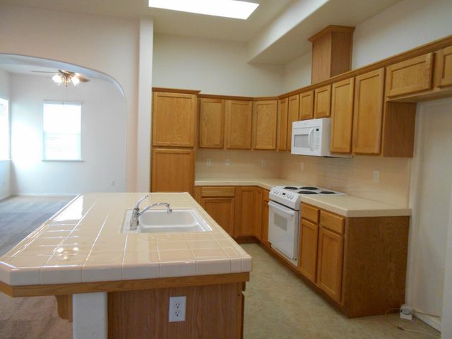 638 W Milano Lane, Clovis, CA 93619