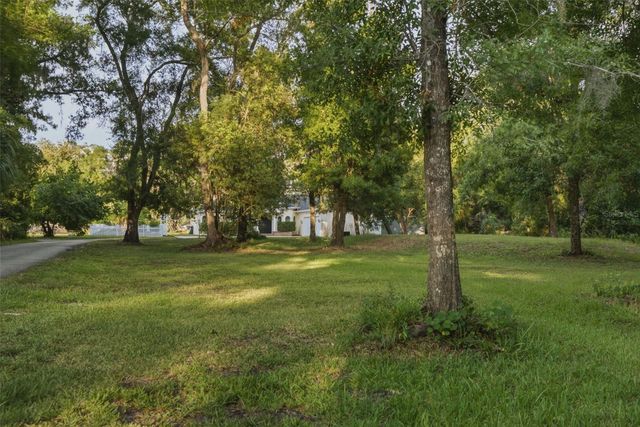 19715 DEER LAKE ROAD, Lutz, FL 33548