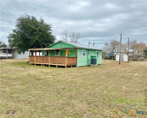 1007 W Monroe Avenue, Port O'connor, TX 77982