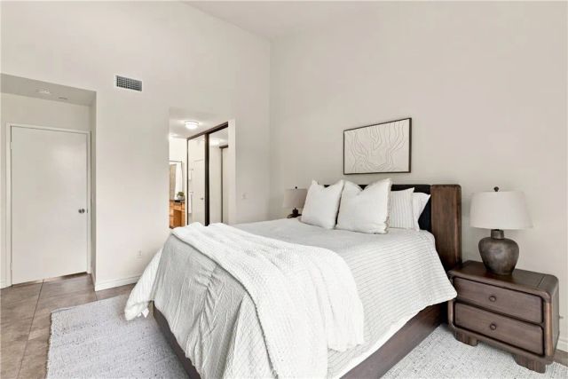2538 W Macarthur, Santa Ana, CA 92704