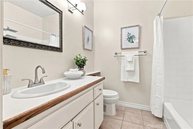 2538 W Macarthur, Santa Ana, CA 92704