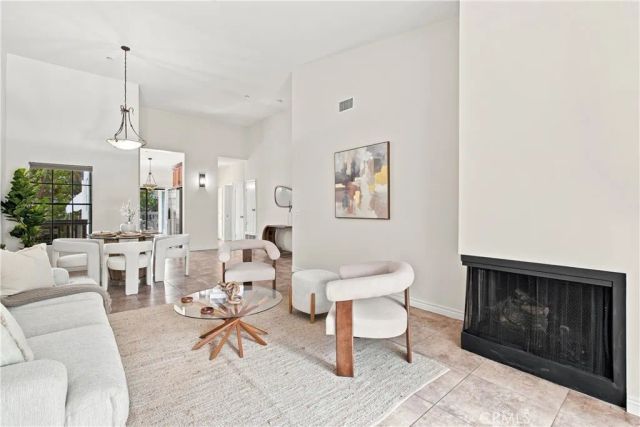 2538 W Macarthur, Santa Ana, CA 92704